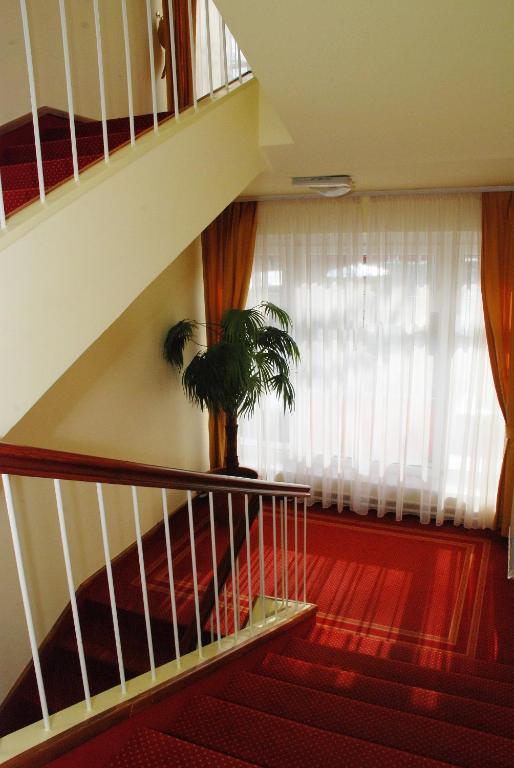 Hotel Zvezda Murska Sobota Buitenkant foto